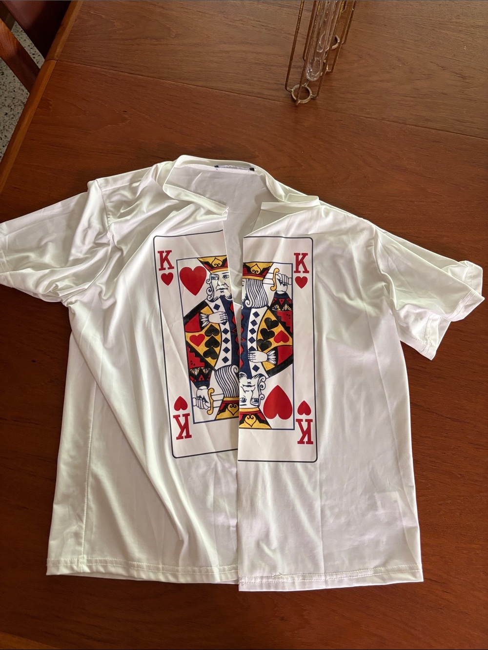 AKIRA White Short-Sleeve Button-Down with King of Hearts Graphic